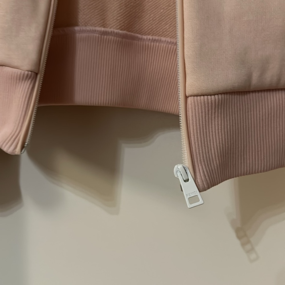 Sweatsuit - Picture 4 of 17